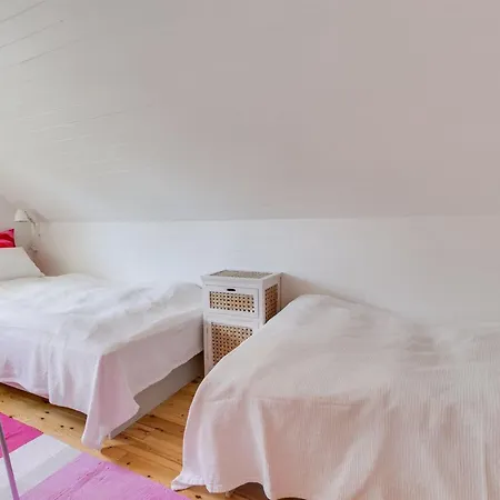 Enya - 600m From The Sea By Interhome * Hals